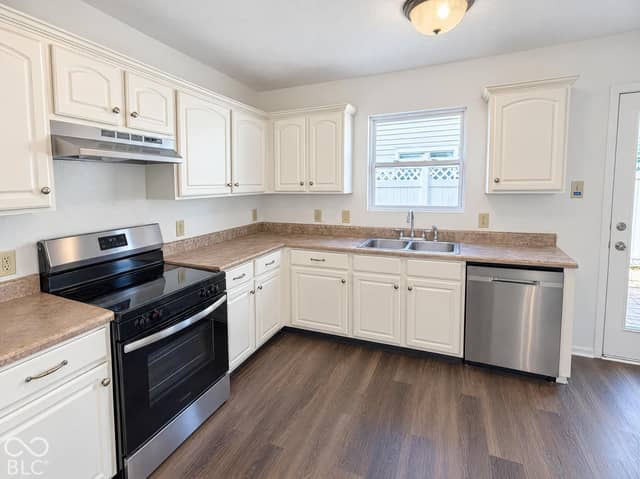 10133 Cumberland Pointe Boulevard, Noblesville, IN 46060, photo 3 of 18