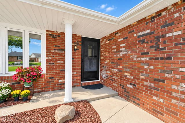 115 S Roby Drive, Anderson, IN 46012, photo 5 of 46