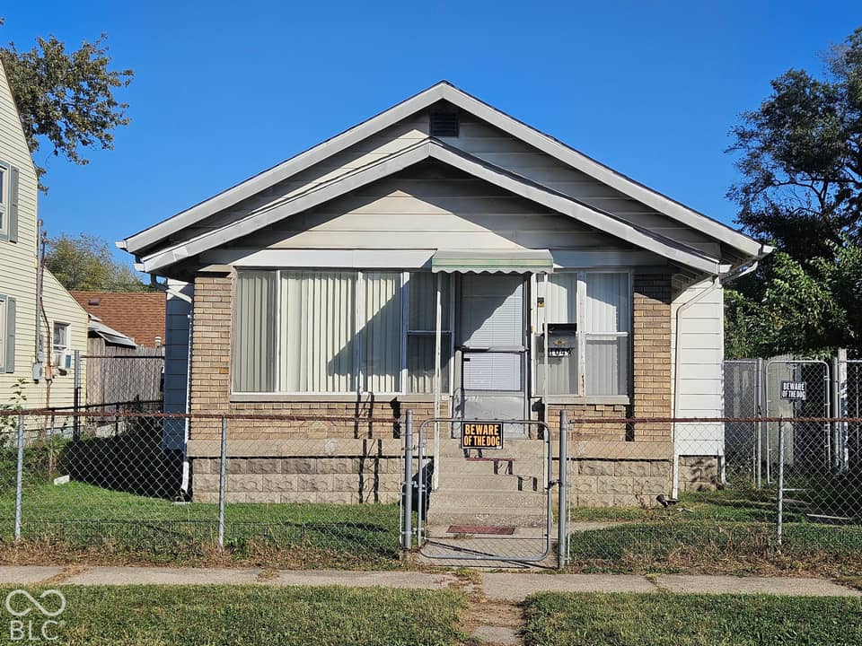 1049 S Pershing Avenue, Indianapolis, IN 46221, photo 1 of 21