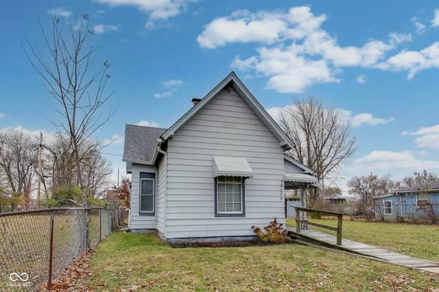2219 Hovey Street, Indianapolis, IN 46218, photo 4 of 26
