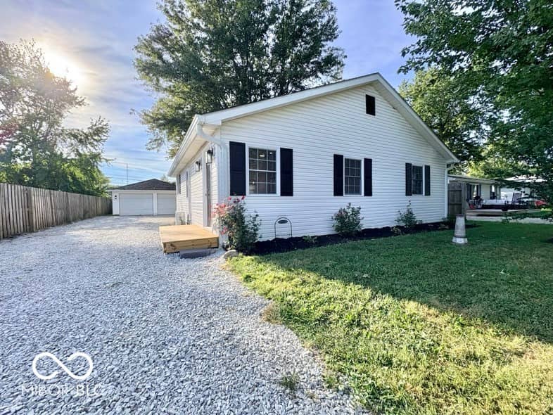 5717 N Clover Maple Drive, Fairland