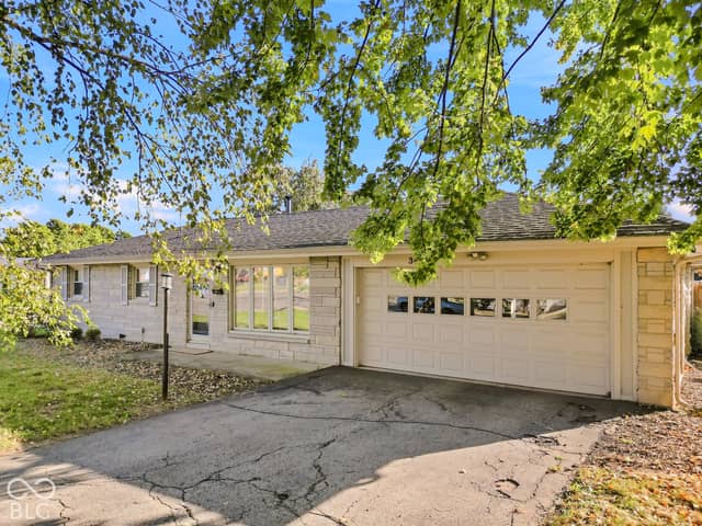 3439 Central Avenue, Columbus, IN 47203, photo 2 of 30
