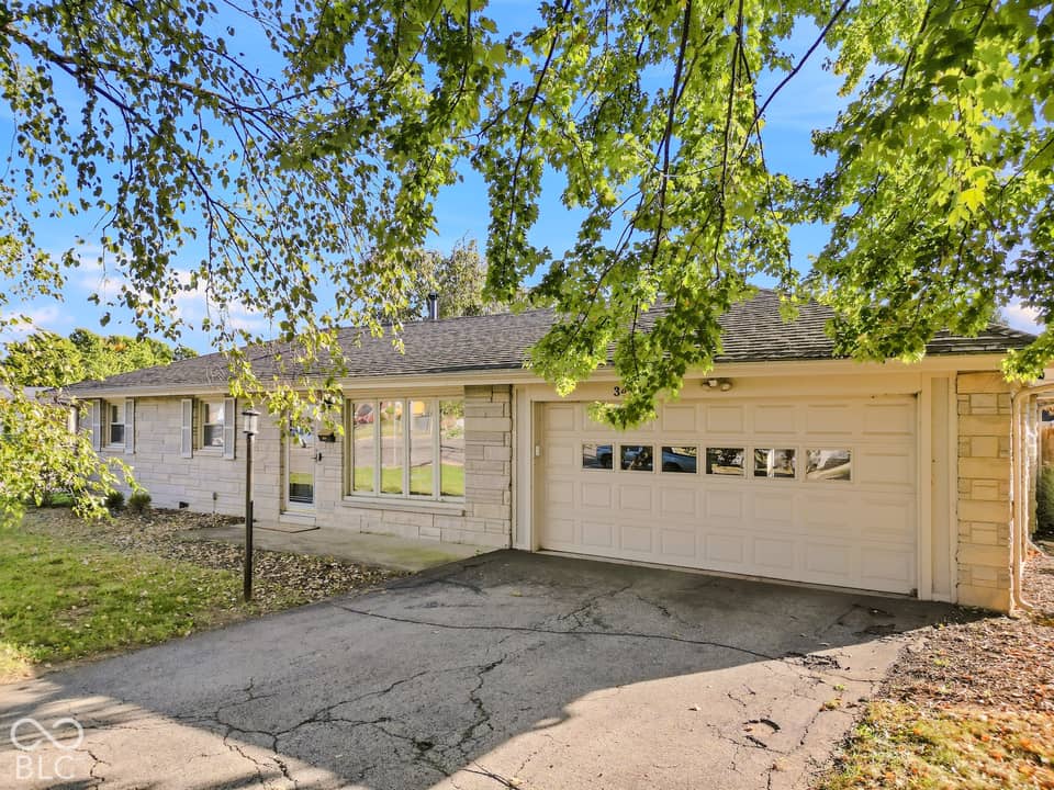 3439 Central Avenue, Columbus, IN 47203, photo 1 of 30