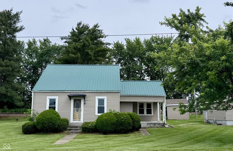 2538 E State Road 44, Connersville