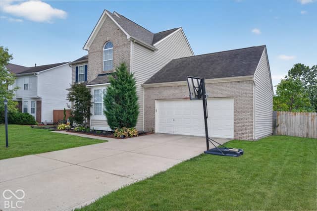 585 Downing Drive, Greenwood, IN 46143, photo 2 of 47