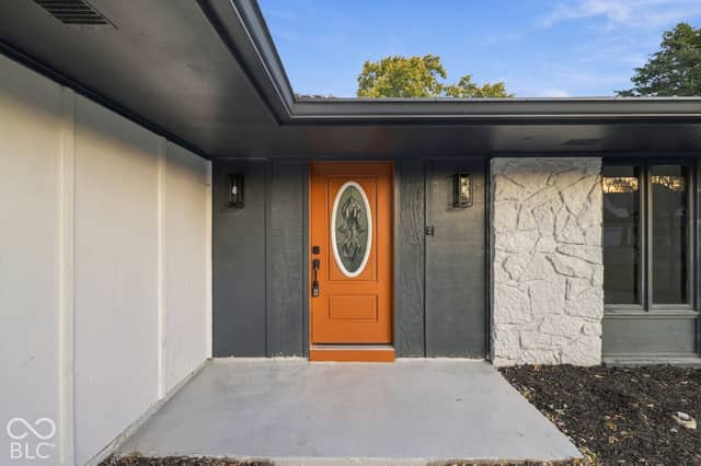 8236 Orchid Lane, Indianapolis, IN 46219, photo 4 of 36