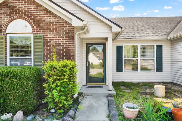 5462 Montavia Circle, Indianapolis, IN 46239, photo 3 of 44