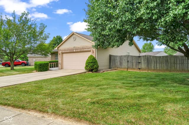 1171 Autumn Drive, Mooresville, IN 46158, photo 2 of 27