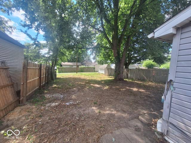 2209 E Lynn Street, Anderson, IN 46016, photo 3 of 21