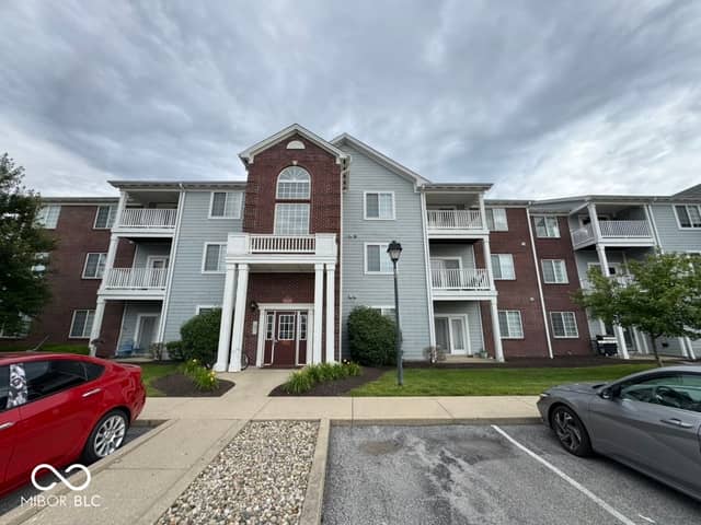 5019 Amber Creek Place #311, Indianapolis, IN 46237, photo 3 of 38