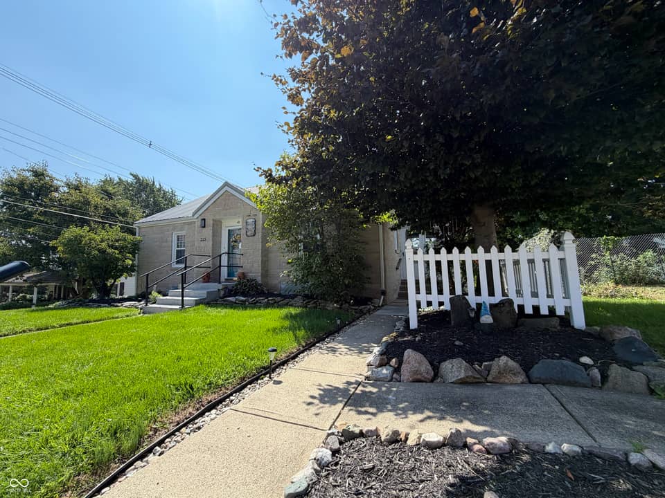 215 E 5th Street, Rushville