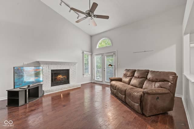 8051 Talliho Drive, Indianapolis, IN 46256, photo 4 of 26