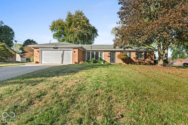 7422 Glenfair Court, Indianapolis, IN 46214, photo 2 of 32