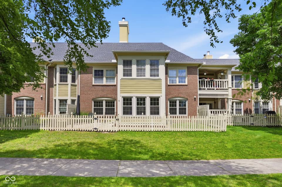 7601 Newport Bay Drive #110, Indianapolis
