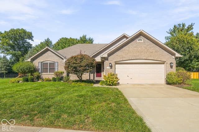 5484 Steven Drive, Greenwood, IN 46142, photo 3 of 35