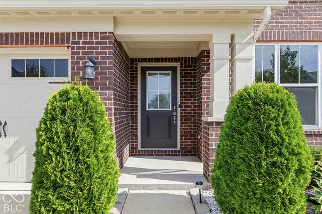 9719 Cimmaron Avenue, McCordsville, IN 46055, photo 2 of 32