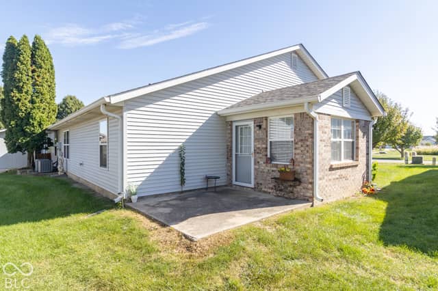 1176 E Apple Lake Drive, Greenfield, IN 46140, photo 5 of 27