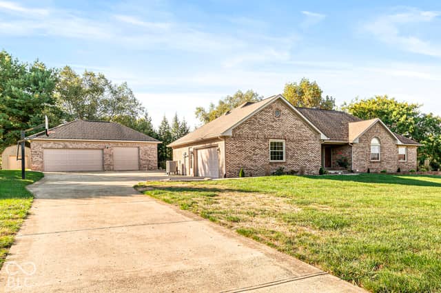 965 W Upland Court, Mooresville, IN 46158, photo 3 of 43