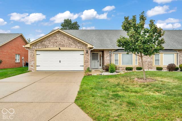 340 Lakewood Court, Avon, IN 46123, photo 2 of 33