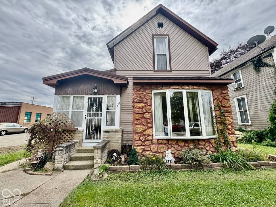 327 W 5th, Peru, IN 46970, photo 1 of 50
