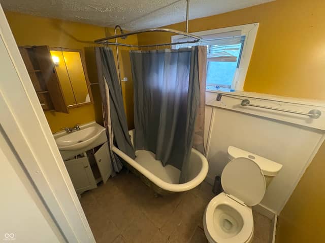 2524 Paris Avenue, Indianapolis, IN 46208, photo 3 of 8