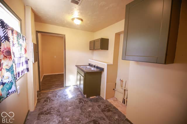 3102 N Temple Avenue, Indianapolis, IN 46218, photo 4 of 30