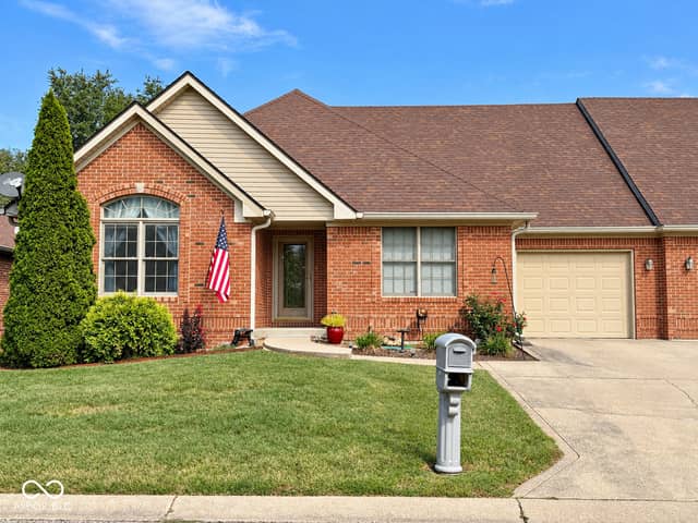 643 Mallards Crossing, Martinsville, IN 46151, photo 2 of 53