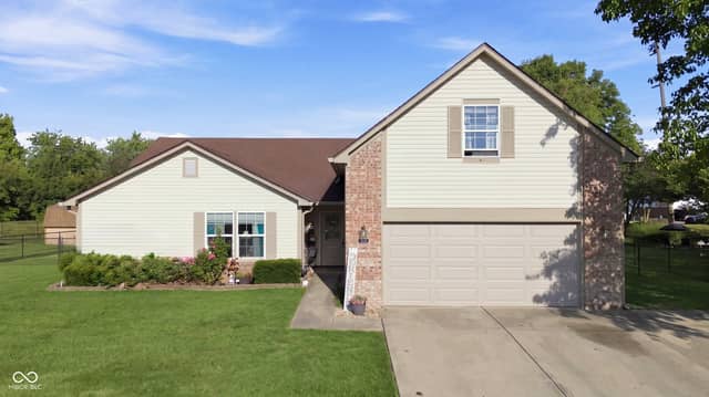 2133 Citation Drive, Indianapolis, IN 46234, photo 3 of 33