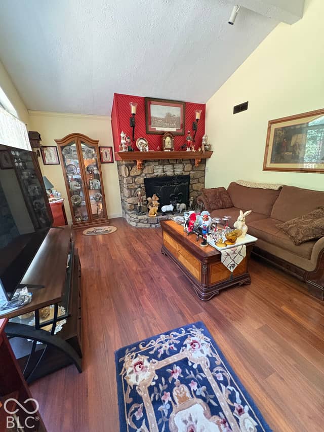 1018 Wildwood Lane, New Albany, IN 47150, photo 4 of 21