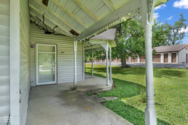 204 S Lafayette Street, Cloverdale, IN 46120, photo 4 of 26