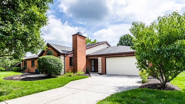 9223 Golden Oaks E, Indianapolis, IN 46260, photo 3 of 30