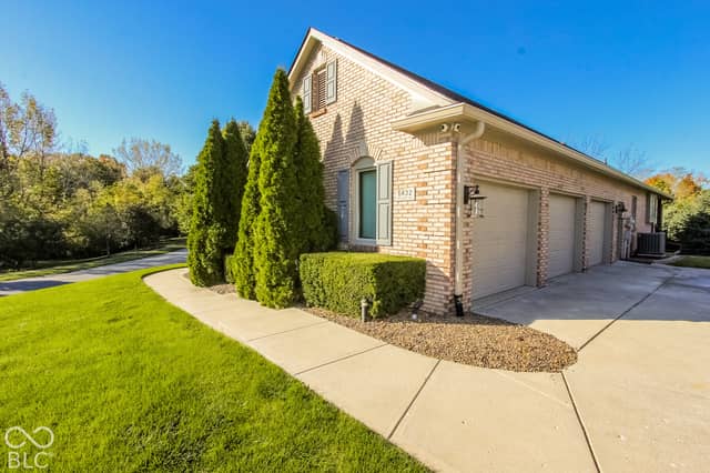 6432 Bentworth Way, Indianapolis, IN 46237, photo 3 of 79