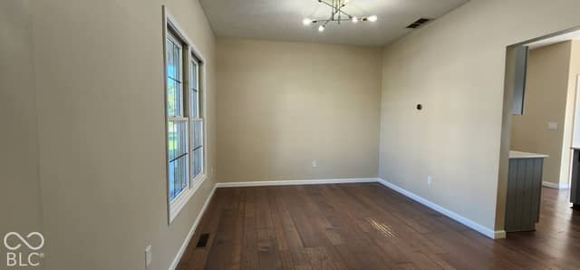 2037 Pinewood Drive, Columbus, IN 47203, photo 3 of 33