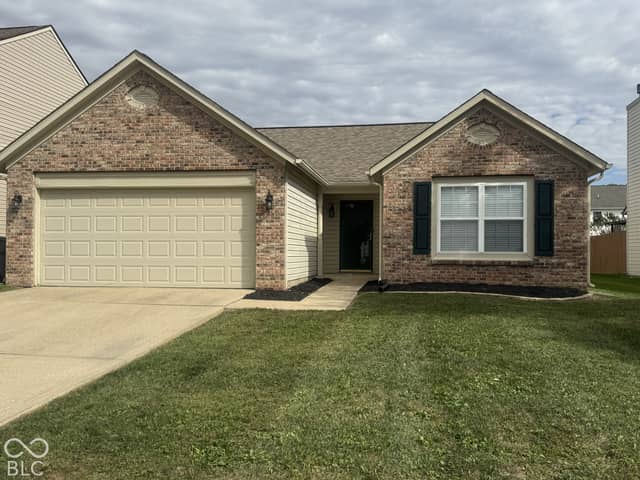 2329 Bremhaven Court, Indianapolis, IN 46229, photo 3 of 32