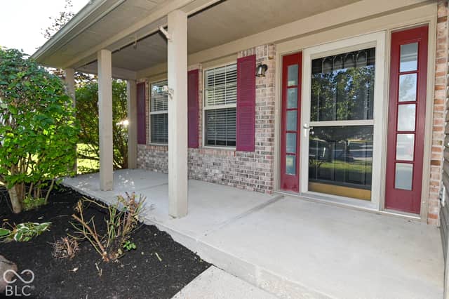 5524 Oakcrest Drive, Indianapolis, IN 46237, photo 5 of 68