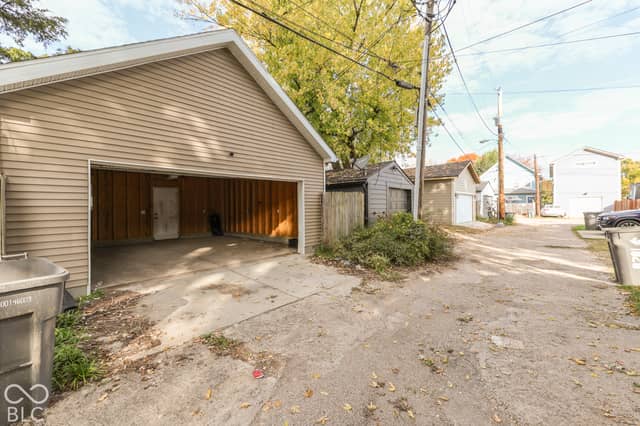 1025 Dawson Street, Indianapolis, IN 46203, photo 4 of 23