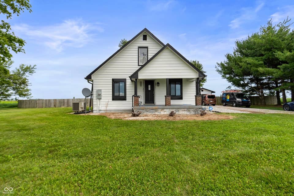 5855 S 25 W, Lebanon