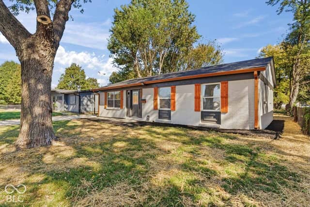 2927 Caroline Avenue, Indianapolis, IN 46218, photo 2 of 73