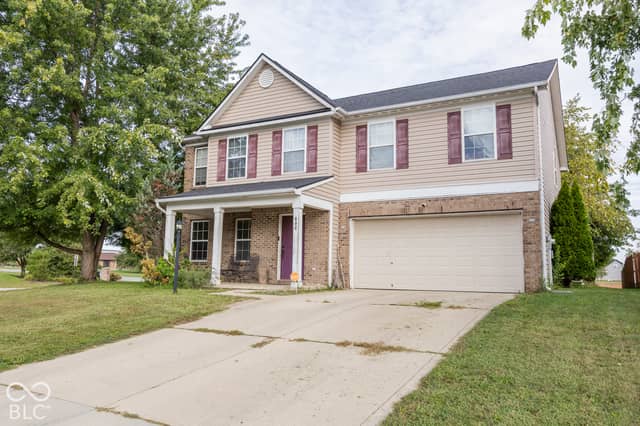 608 Rocky Meadow Drive, Greenwood, IN 46143, photo 2 of 33