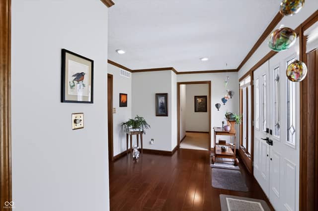 9 Bluebird Court, Greenfield, IN 46140, photo 4 of 67