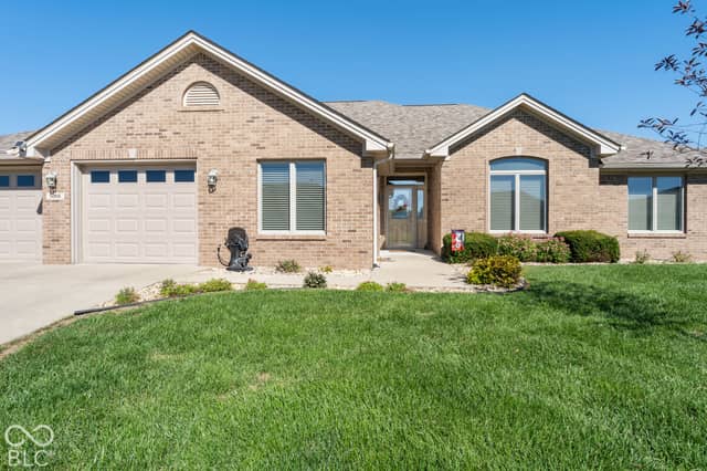 5066 W Quincy Court, Columbus, IN 47203, photo 4 of 53