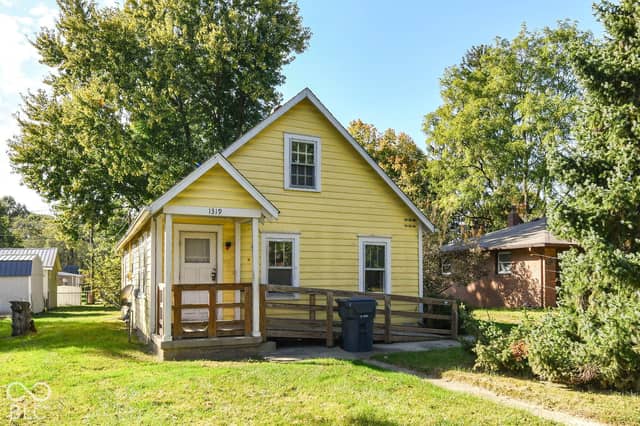 1319 Chester Street, Anderson, IN 46012, photo 2 of 19