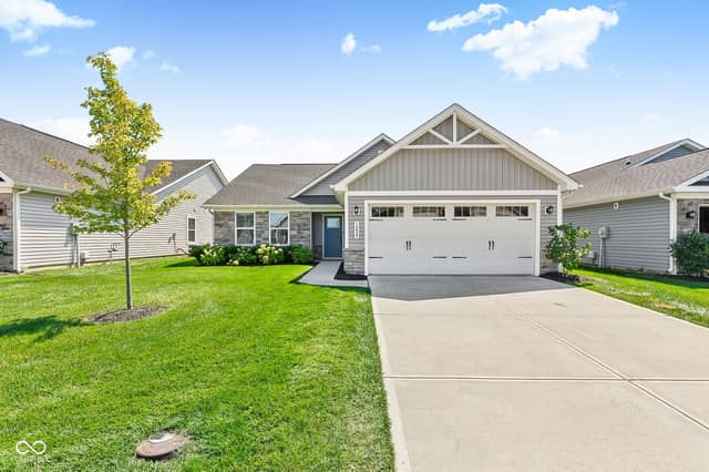 1239 Gunnison Drive, Greenfield, IN 46140, photo 2 of 28