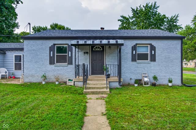 6043 Ivanhoe Street, Indianapolis, IN 46219, photo 2 of 46