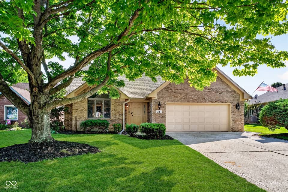 716 Royal Troon Court, Avon