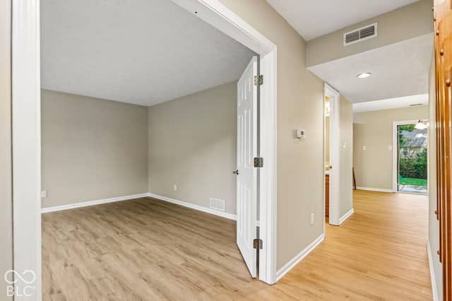 430 N Shore Court, Franklin, IN 46131, photo 5 of 26