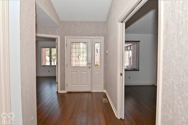 7461 Longleat Road, Indianapolis, IN 46240, photo 4 of 52