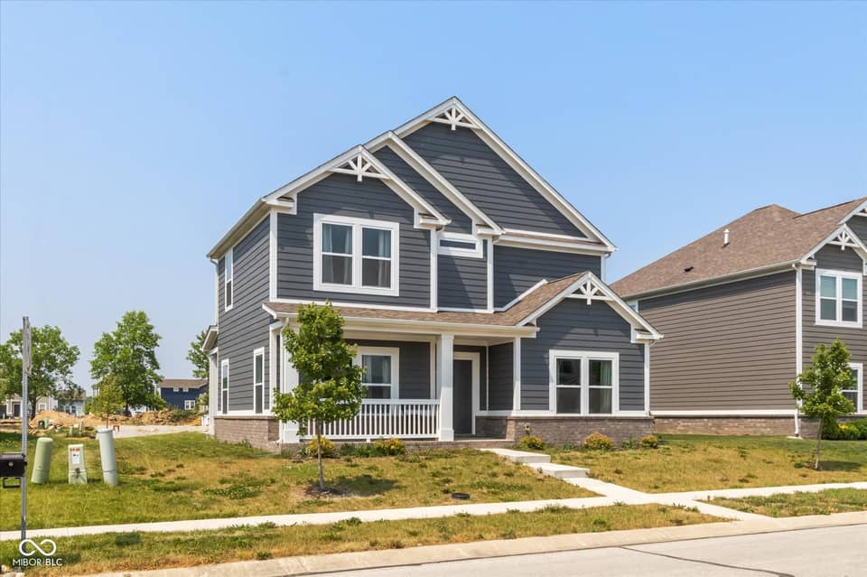 7228 Lockford Walk N, Avon