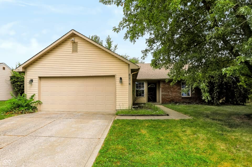 8276 Bayshore Lane, Avon, IN 46123, photo 1 of 34