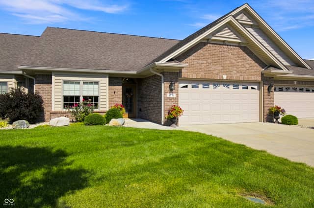4111 Melbourne Drive, Columbus, IN 47203, photo 4 of 72
